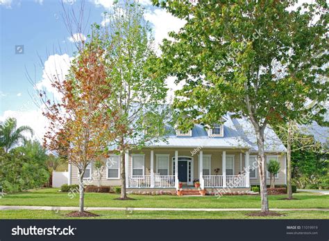Beautiful Ranch Style Home Big Front Stock Photo 11019919