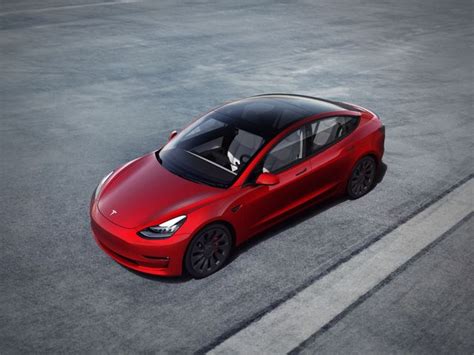 Select up to 3 trims below to compare some key specs and options for the 2021 tesla model 3. 2021 Tesla Model 3 Review, Pricing, and Specs