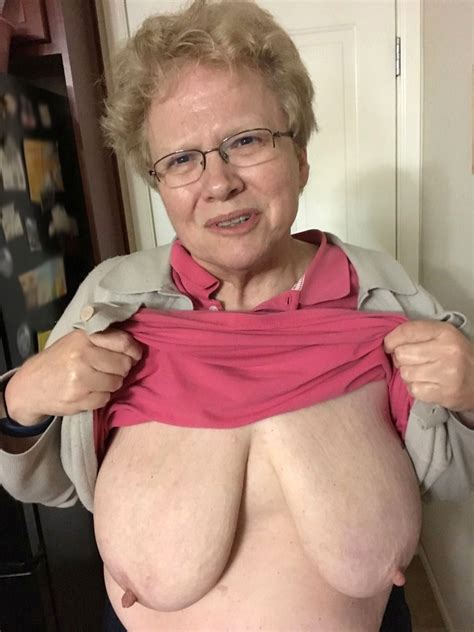 Beamy Saggy Mature Tits Amateur Pics Grannynudepics
