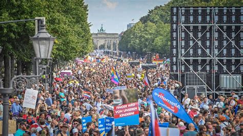 Demonstrationen in Berlin: Wo bleibt der Aufschrei? | ZEIT ONLINE
