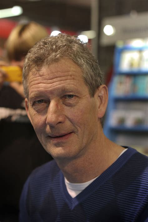 Maar die raakt in de ban van de oude sjeik barrada. Dirk Bracke | Club
