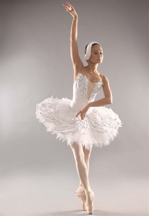 Philippine Prima Ballerina Liza Macuja Elizalde Ballerina Ballet
