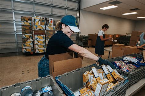 Nourish Up’s Hunger Hub Activity 6.11.24 — credit Kenny Richmond for