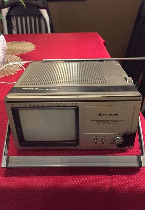 Vintage 1980 Hitachi Portable Television Ic Solid State Tv Receiver K