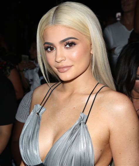 Is Kylie Jenner Secretly Moonlighting As A Singer We Find The Receipts Artofit