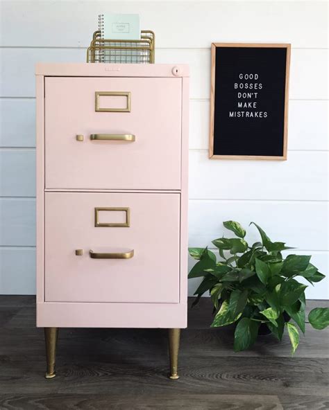 This diy filing cabinet makeover is from 'the diy mommy'. 12 Fabulous Filing Cabinet Makeovers • The Budget Decorator