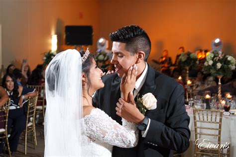 25 Odd Wedding Traditions And Customs From Around The World Mexican Wedding Traditions