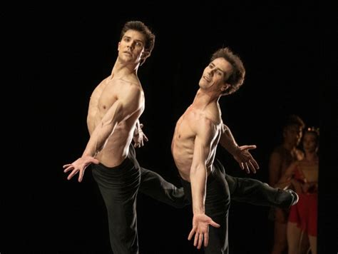 Roberto Bolle And Friends Sul Palco Di Firenze L Toile Pi Famoso Al Mondo Gonews It