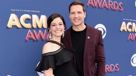 Walker Hayes Misses Cmt Music Awards 2018 After Losing Newborn Baby