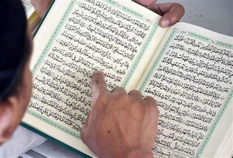 Keutamaan Membaca Al Quran Di Bulan Suci Ramadhan Mendapat Berkah Dan