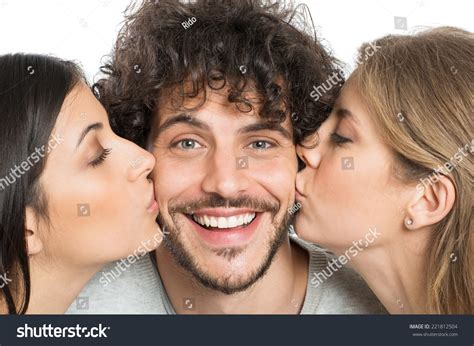 Two Women Kissing Man 211624 Images Photos Et Images Vectorielles De Stock Shutterstock