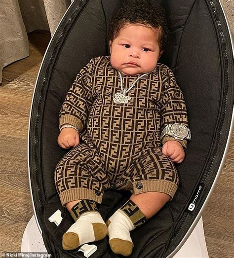 Nicki Minaj Shares Pics Of Baby Son S Face For First Time Three Months After Birth Daily Mail