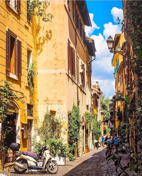 Narrow Streets Of Rome Italy Street Italian Streets Rome Streets