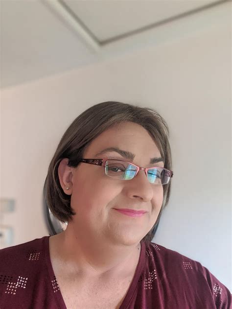 got my new glasses in yesterday i absolutely love them translater