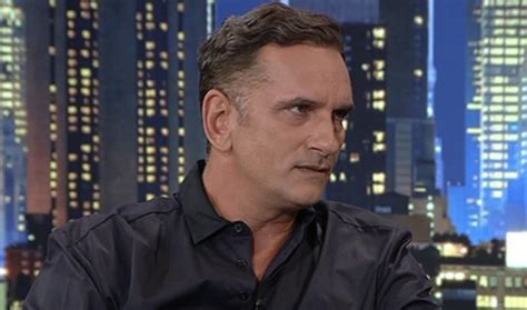 Ο ηθοποιοί νίκος ψαρράς και δώρα χρυσικού εξέδωσαν πριν επίσημη ανακοίνωση μέσω του δικηγόρου τους, στην οποία επιβεβαιώνουν ουσιαστικά τα όσα κατήγγειλε η ζέτα δούκα για τον γιώργο κιμούλη. Το Καφέ της Χαράς: Τέσσερα νέα πρόσωπα και μία αποχώρηση ...
