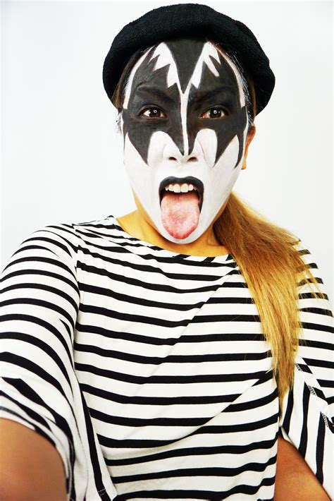 easy and last minute halloween costume french kiss makeup by renren