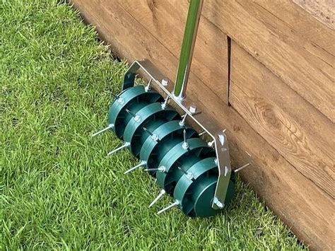 Top 7 Best Lawn Aerators Uk Buying Guide And Review