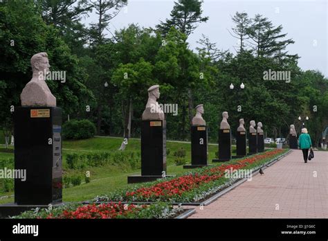 bustes de héros russe partie de la mémoire des soldats soviétiques morts pendant la guerre