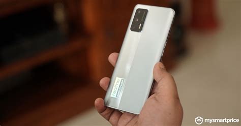 The flagship device has an amoled 120hz display as well. Realme X7 Max 5G Goes on First Sale Today on Flipkart and ...