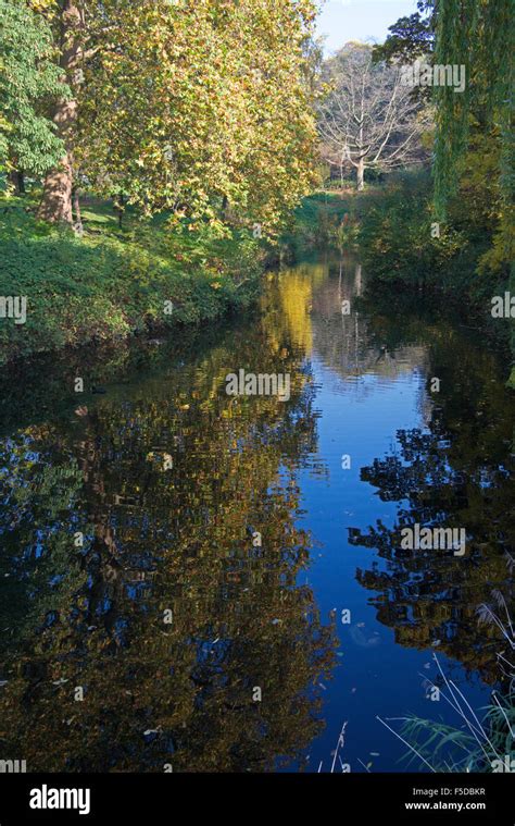 Autumn Reflections Regents Park London England Stock Photo Alamy