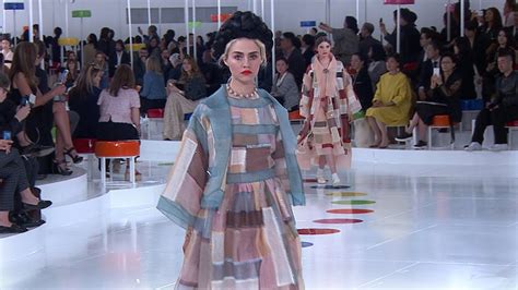 Cruise 201516 Chanel Show Youtube