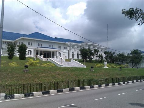 It is located along the straits of johor at the southern end of peninsular malaysia. Menambin + Minang: NEGERI JOHOR DARUL TAKZIM 1