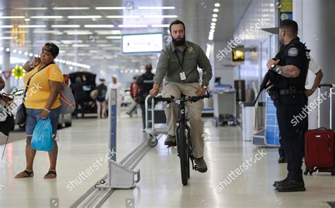 Homeland Security Agent Left Us Customs Editorial Stock Photo Stock