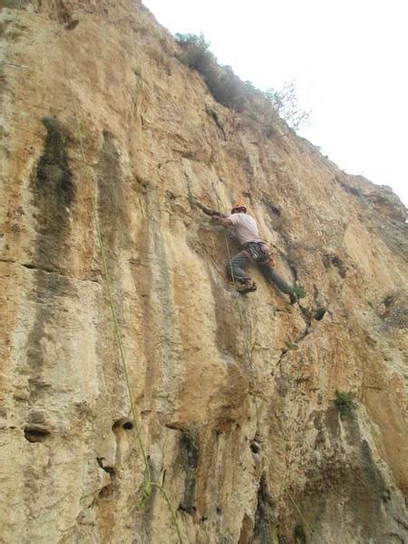 Rappelling in Israel Adventure Tours Hiking Israel Rock Climbing Israel Adventure Coaching ...