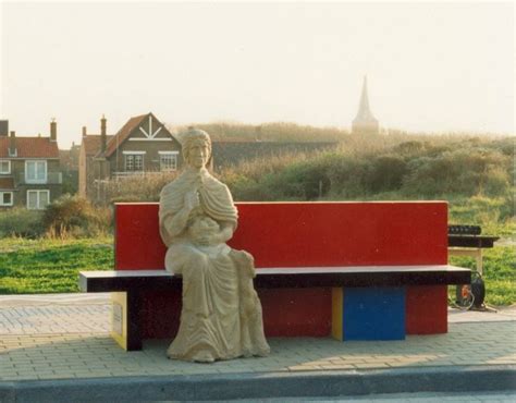 Another permanent bench resident in the Netherlands. | Godinnen, Goden