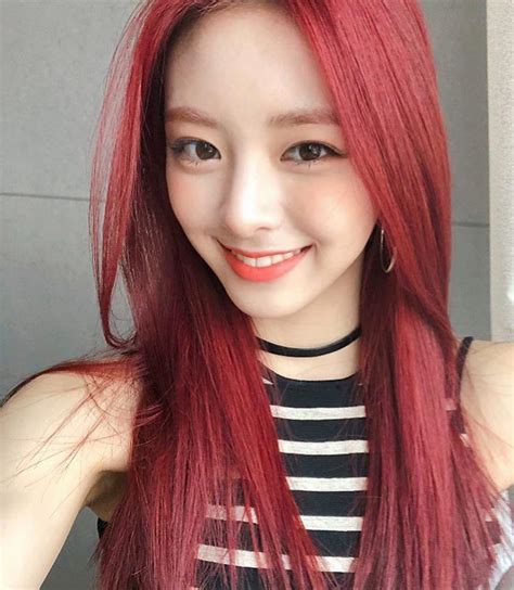 Yuna With Red Or Black Hair 🖤 ️ Yuna Itzy Shinyuna Yunaitzy