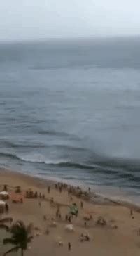 We regularly add new gif animations about and. Waterspout GIFs - Find & Share on GIPHY