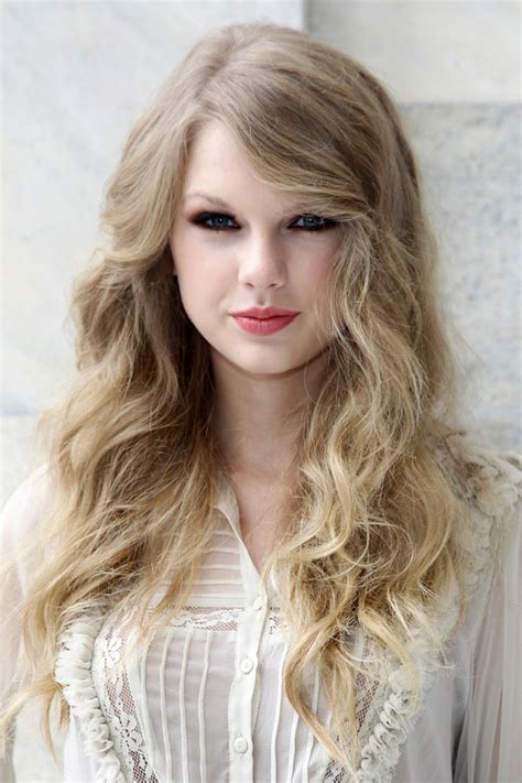 How To Get Taylor Swifts Hairstyle Step By Step
