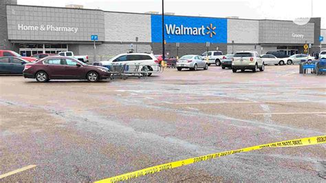 Arkansas Walmart Shooting Two Police Officers Injured Suspect Dead