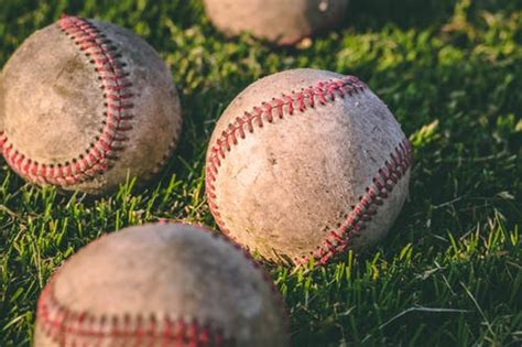 Avoid crypto maximalists who wants to tell you what is the right or wrong way of investing in crypto for you. Should You Invest in MLB Crypto Baseball 'Cards'? - Budget ...