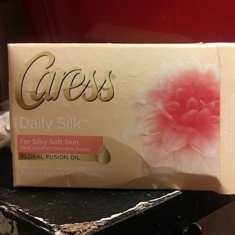 Caress Daily Silk Beauty Bar Reviews 2019