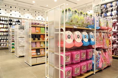 Enamórate de todos los diseños. Japan's MINISO to expand in the US - Retail in Asia