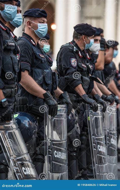 italian anti riot special force police officers editorial photo image of officers cops 195848626