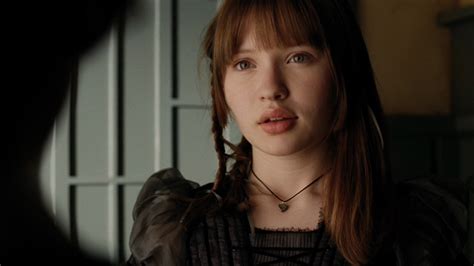 25 Emily Browning Lemony Snicket Pictures Cante Gallery