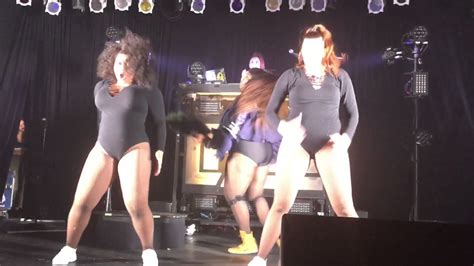 We show you how to do: Lizzo - En Love / Scuse Me (Live @ Cat's Cradle in ...