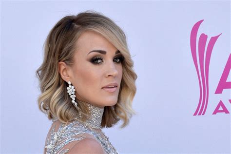 Look Carrie Underwood Shows Off Facial Scar In Instagram Post
