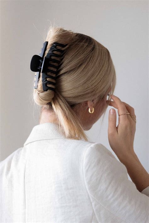 The ultimate guide to claw clips | howtowear fashion. COOL GIRL HAIRSTYLES 2020 😎 EASY HAIRSTYLES FOR LONG HAIR ...