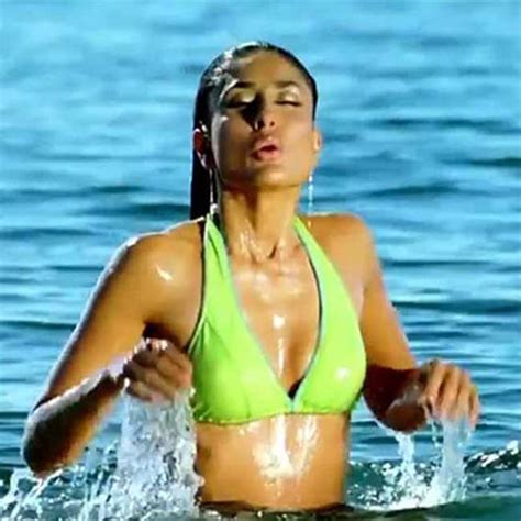 Kareena Kapoor Khan Poses In Sexy Swimsuit