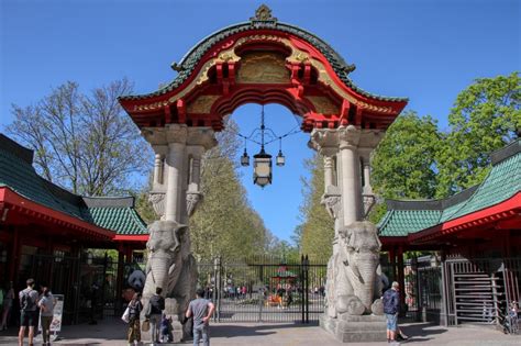 Berlin zoologischer garten in the west of the city is the oldest zoo in germany, opening way back in 1844, after king friedrich wilhelm iv moved 850 animals from his royal collection to the new garden. Die schönsten Zoos in Deutschland - Reisemagazin Online
