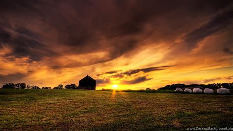 Old Farm House In The Field At Sunset Desktop Background