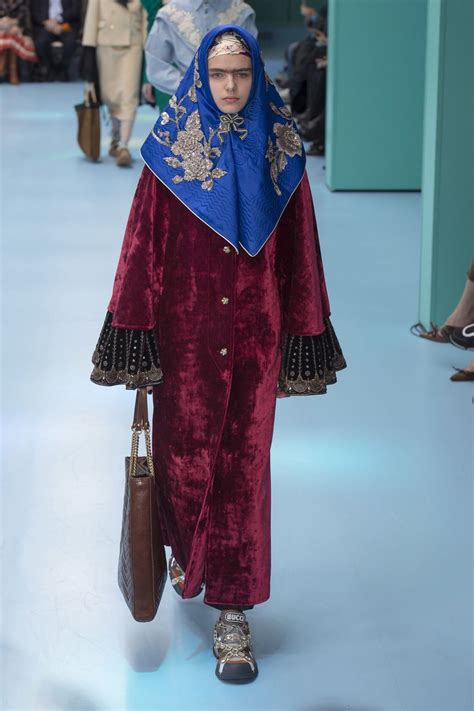 Armine harutyunyan gucci mankeni oldu sosyal medya karıştı. Gucci. Collezione autunno inverno 2018 2019. Cyborg ...