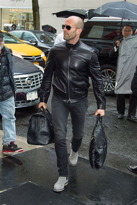 Jason Stathams Travel Outfit Is What You Should Wear To Go Anywhere