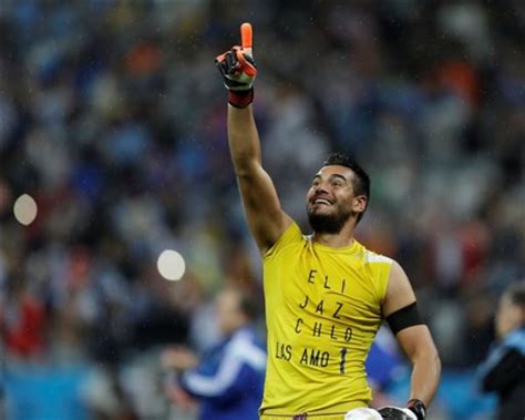 El arquero sergio romero, quien se preparaba para atajar en su tercer mundial con argentina, fue dado de baja del seleccionado el martes, a causa el guardameta lesionado había defendido el arco del seleccionado argentino en los mundiales de 2010 y 2014. Neuer, sobre todos, el mejor arquero del Mundial | La ...