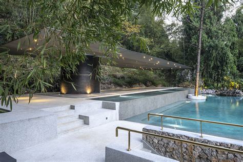 Atelier Liu Yuyang Architects Built Glassless Yoga Pavilion Featuring