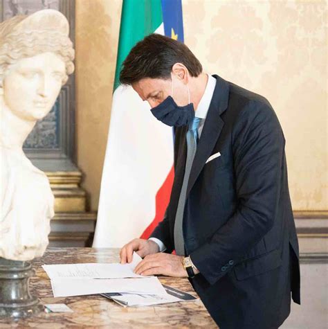 Dove guardare la diretta, data e orario. Conte nuova conferenza stampa: all'ultimo saltano i piani