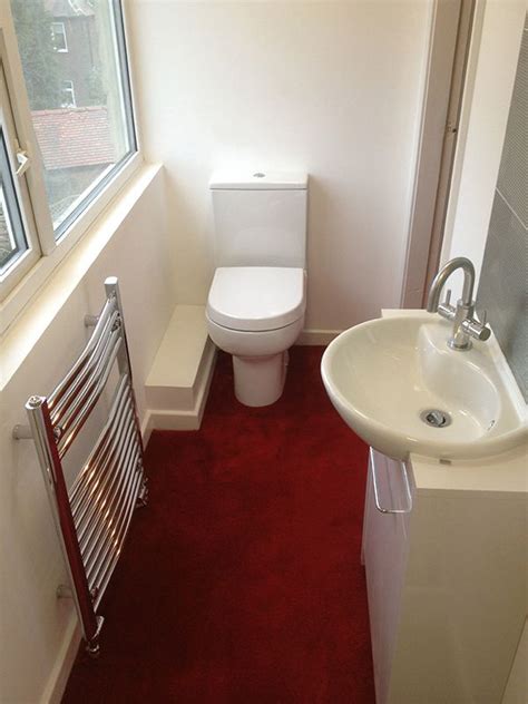 If you're struggling for ideas to get the most out of this small space then this guide is ideal for you. Finished En Suite in Leeds by UK Bathroom Guru | Ensuite ...